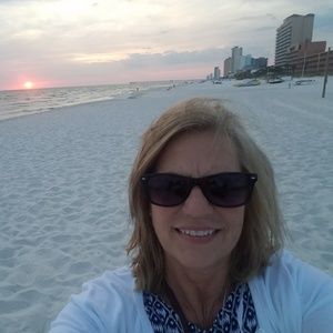 Meet your Posher, Sharon